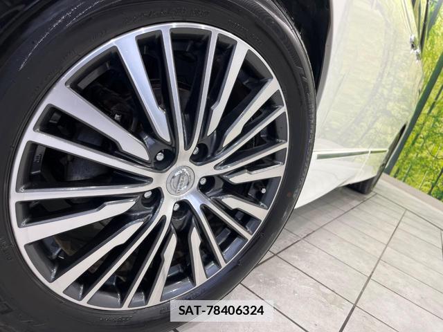 Nissan ELGRAND 2016-09 7936766-12