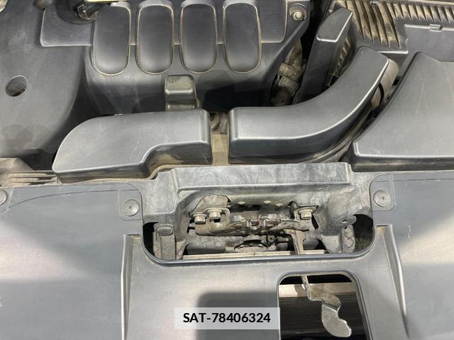Nissan ELGRAND 2016-09 7936766-17