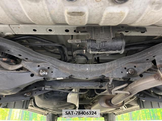 Nissan ELGRAND 2016-09 7936766-18