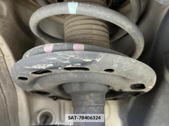 Nissan ELGRAND 2016-09 7936766-19