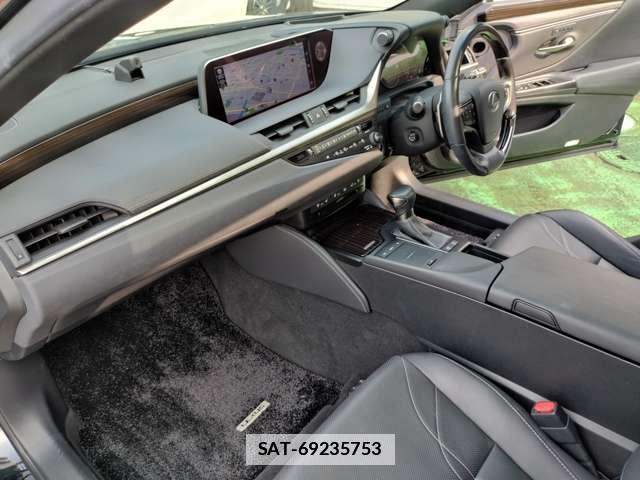 Lexus ES 2019-11 7935039-12