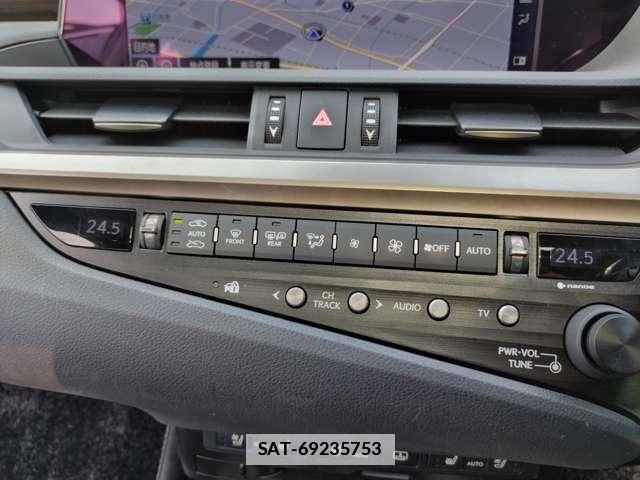 Lexus ES 2019-11 7935039-17