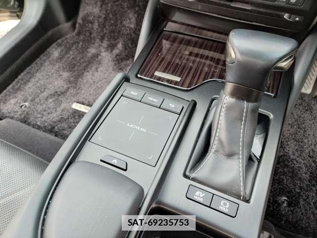 Lexus ES 2019-11 7935039-18