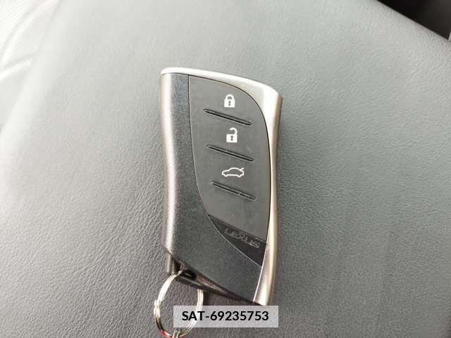 Lexus ES 2019-11 7935039-19
