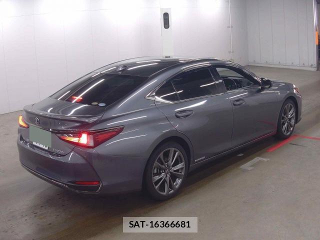 Lexus ES 2018-12 7936561-4