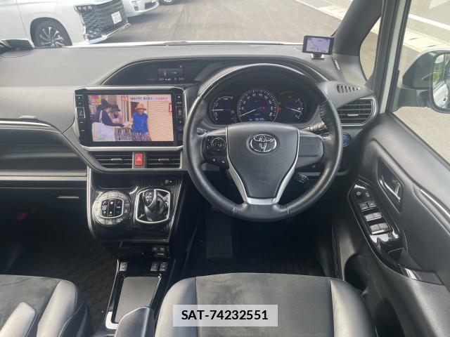 Toyota ESQUIRE 2021-05 7935226-1