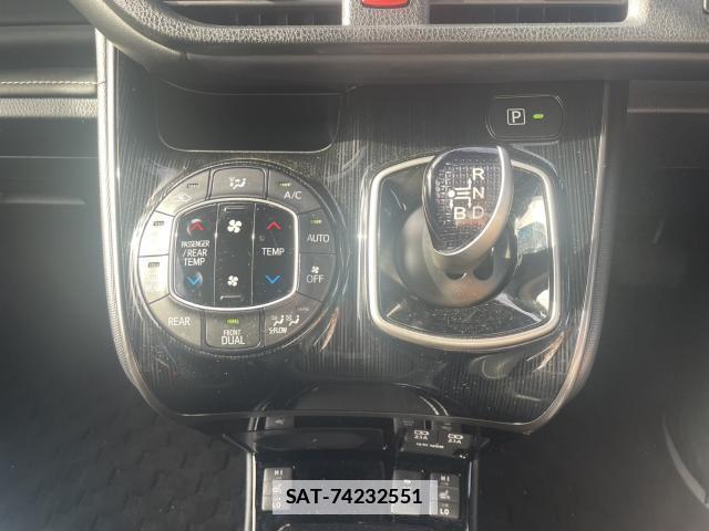 Toyota ESQUIRE 2021-05 7935226-11