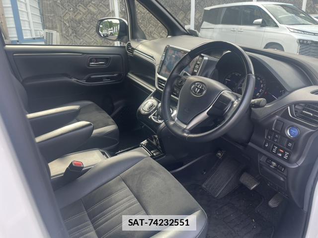 Toyota ESQUIRE 2021-05 7935226-14