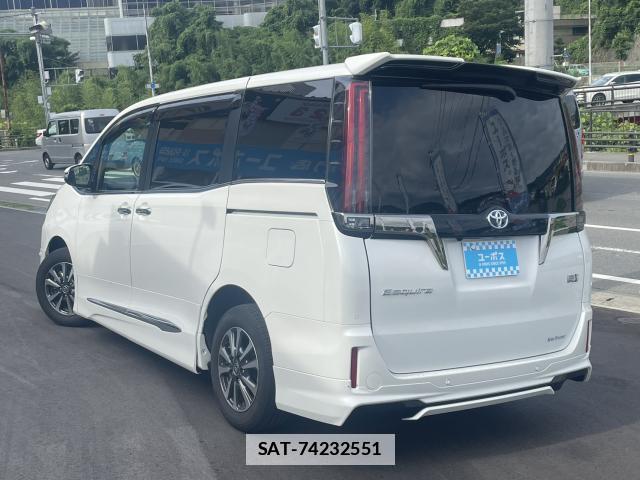 Toyota ESQUIRE 2021-05 7935226-2