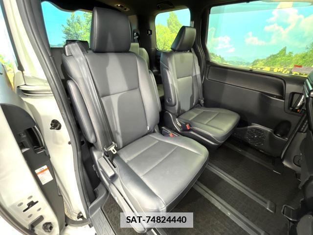 Toyota ESQUIRE 2018-03 7935584-7