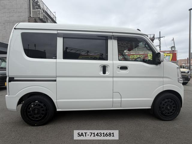 Suzuki EVERY 2023-02 7934373-4