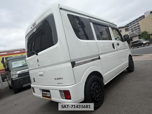 Suzuki EVERY 2023-02 7934373-9