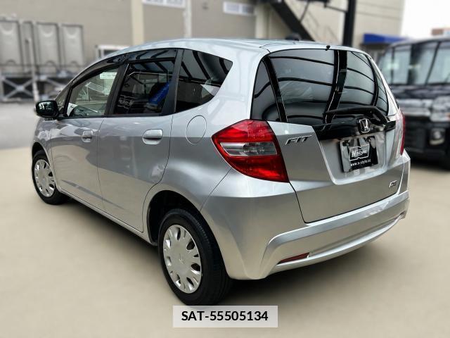 Honda FIT 2013-06 7935478-10