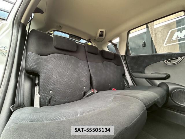 Honda FIT 2013-06 7935478-12