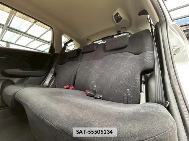Honda FIT 2013-06 7935478-13