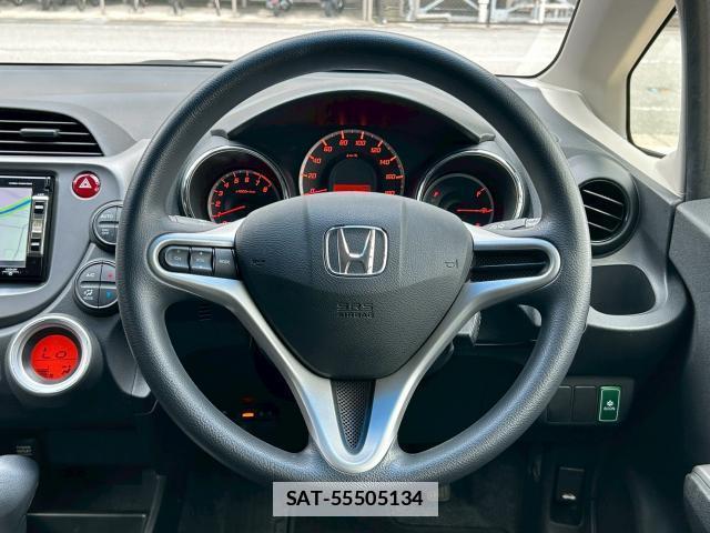 Honda FIT 2013-06 7935478-15