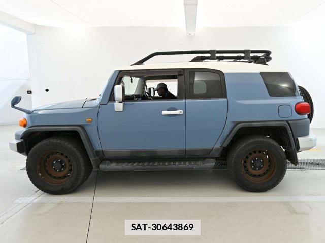 Toyota FJ CRUISER 2013-10 7936138-11