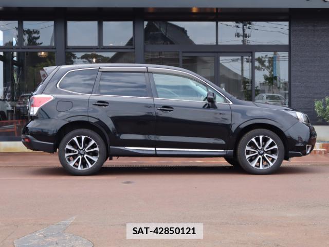 Subaru FORESTER 2018-01 7933813-12