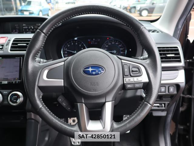 Subaru FORESTER 2018-01 7933813-16