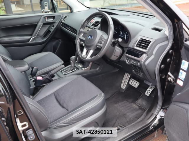 Subaru FORESTER 2018-01 7933813-17