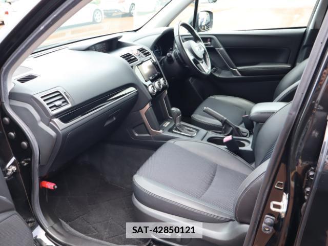 Subaru FORESTER 2018-01 7933813-18