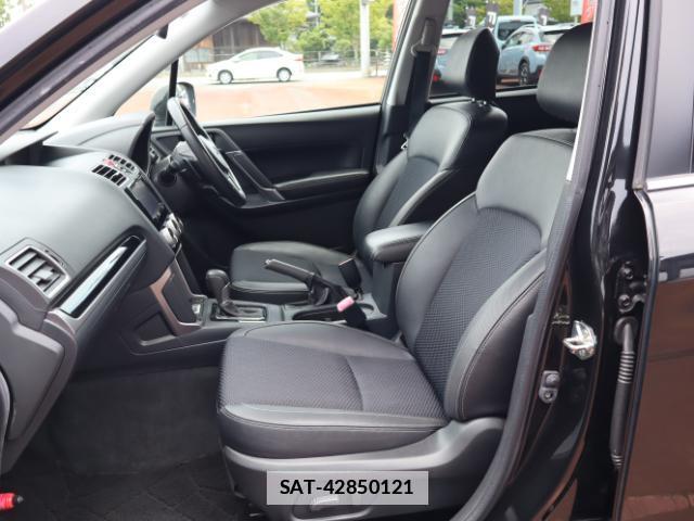 Subaru FORESTER 2018-01 7933813-19