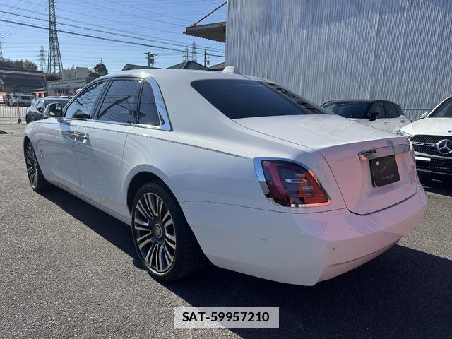 ROLLS-ROYCE GHOST 2021-09 7937437-2