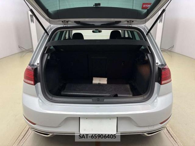 VolksWagen GOLF 2018-05 7935996-6