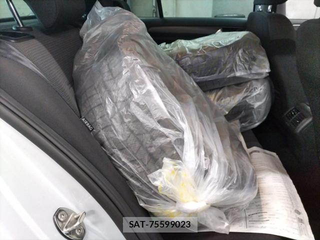 VolksWagen GOLF 2018-03 7936517-3
