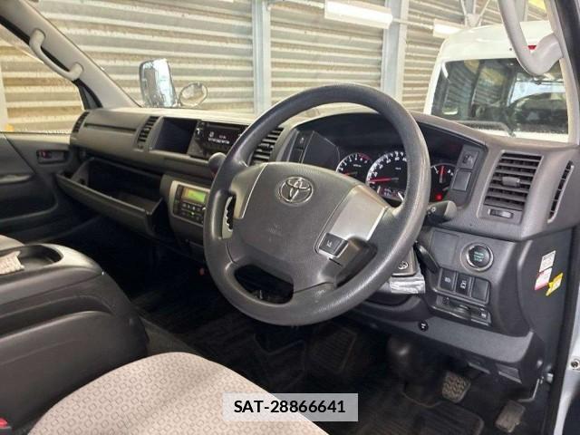 Toyota HIACE COMMUTER 2020-04 7936046-3
