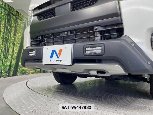 Toyota HIACE VAN 2023-04 7934135-2