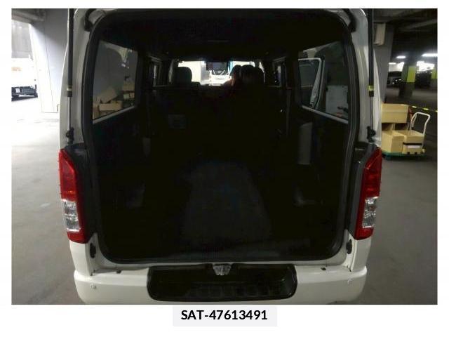Toyota HIACE VAN 2019-05 7936405-3