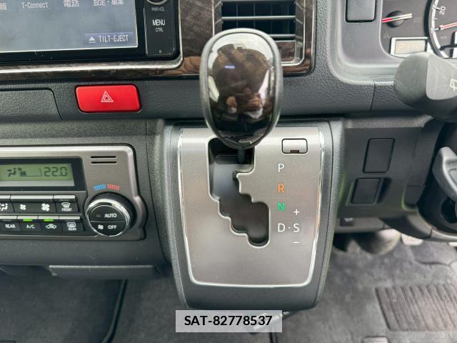 Toyota HIACE VAN 2018-05 7936635-10
