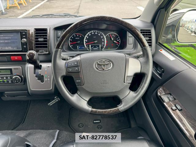 Toyota HIACE VAN 2018-05 7936635-11