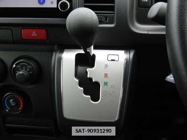Toyota HIACE VAN 2026-05 7937213-2