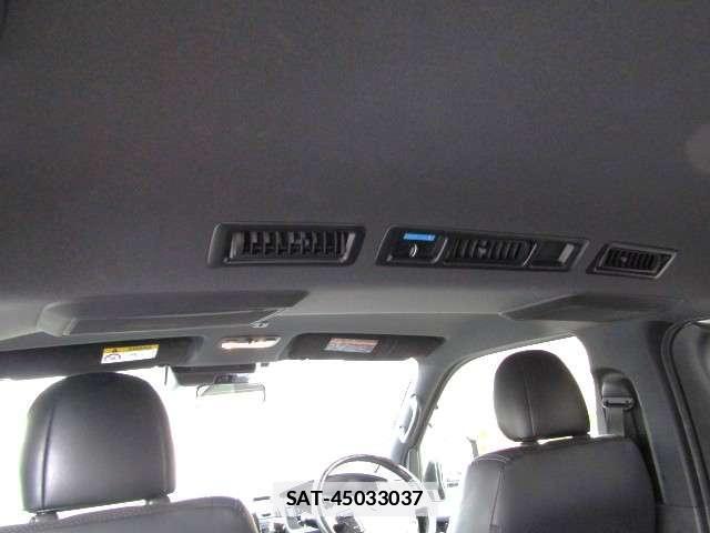 Toyota HIACE VAN 2020-06 7937214-12