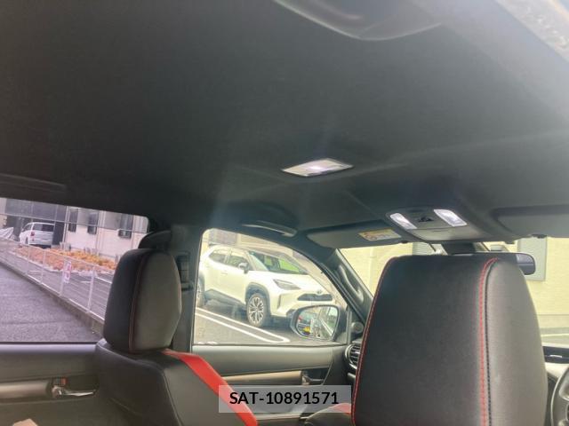 Toyota HILUX 2023-10 7934625-11