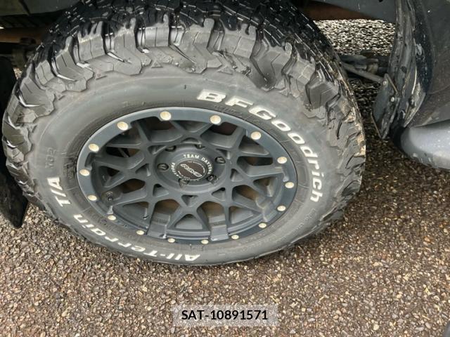 Toyota HILUX 2023-10 7934625-4