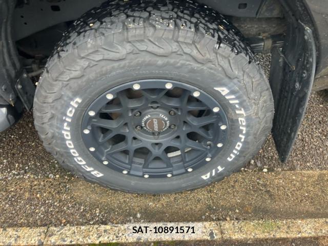 Toyota HILUX 2023-10 7934625-5