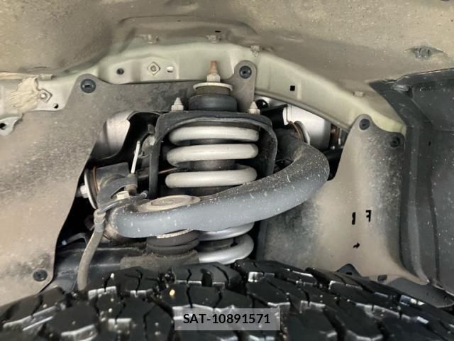Toyota HILUX 2023-10 7934625-7