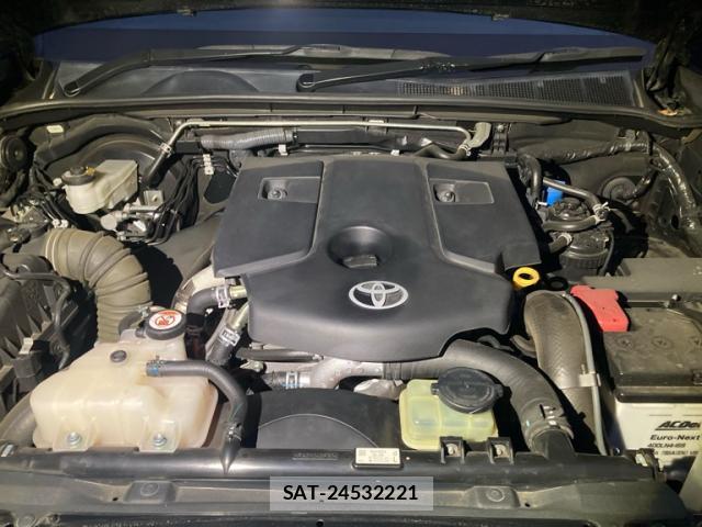 Toyota HILUX 2019-01 7934771-11