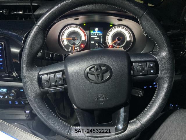 Toyota HILUX 2019-01 7934771-14