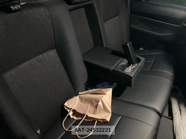 Toyota HILUX 2019-01 7934771-16