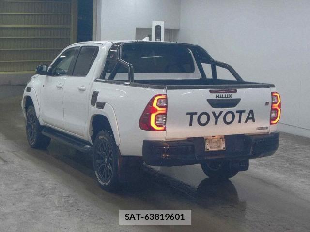 Toyota HILUX 2021-12 7936011-4