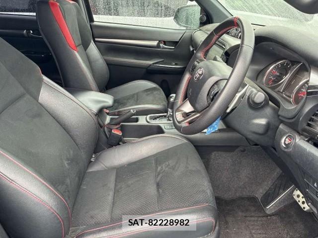 Toyota HILUX 2024-06 7936048-3