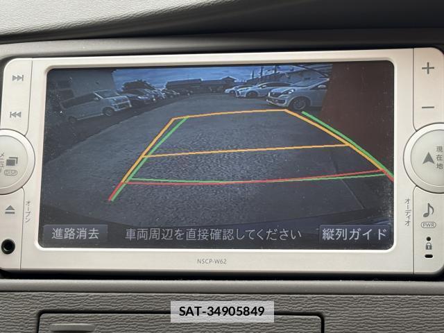 Toyota ISIS 2013-12 7935025-10