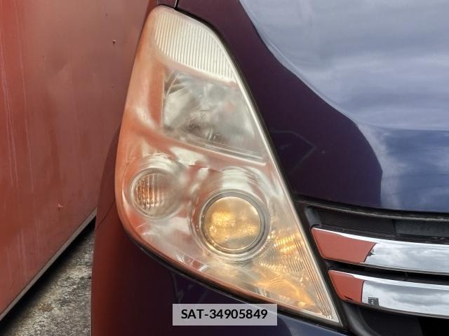 Toyota ISIS 2013-12 7935025-12
