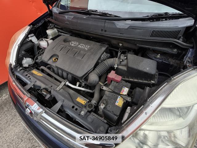 Toyota ISIS 2013-12 7935025-6