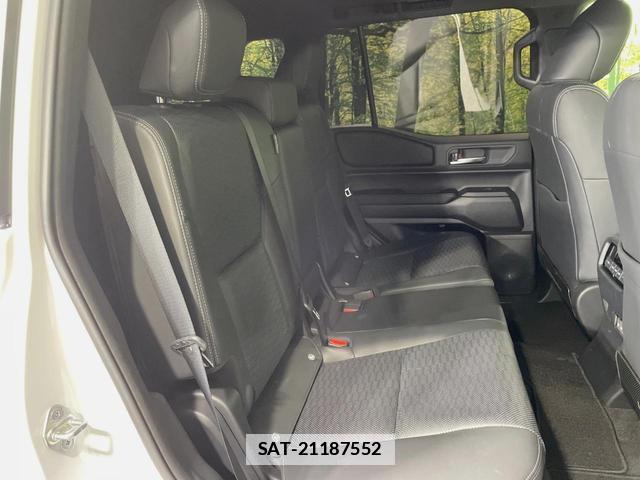Toyota Land Cruiser 250 2024-11 7934127-8