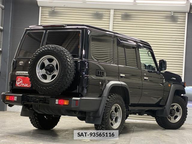 Toyota Land Cruiser 70 2025-03 7935911-1